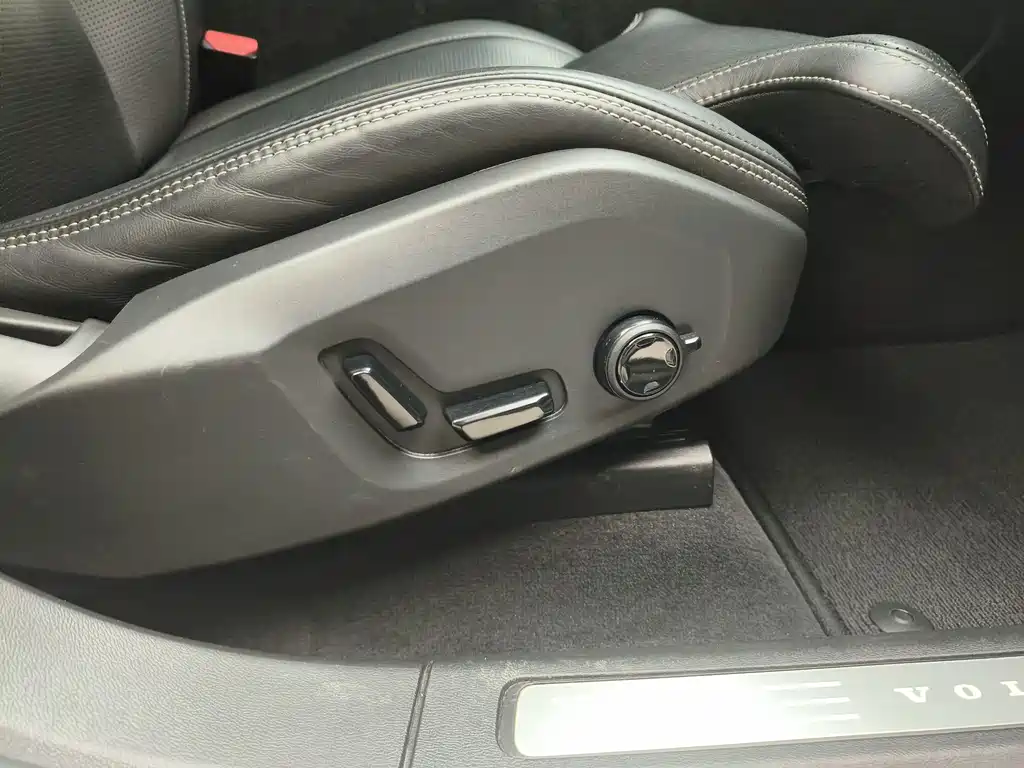 Volvo XC60 2019 T5 AWD Smart Vision Edition National V