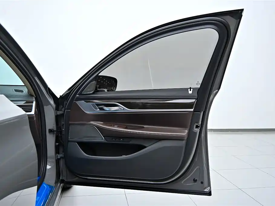 BMW 7 Series 2021 730Li Luxury Package