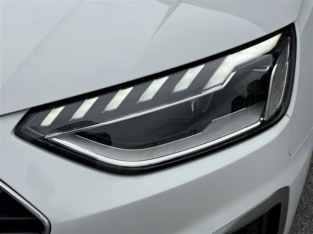 Audi A4L 2020 40 TFSI Luxury Dynamic Edition