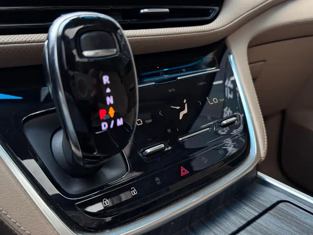 Buick GL8 2021 ES Luxury 653T