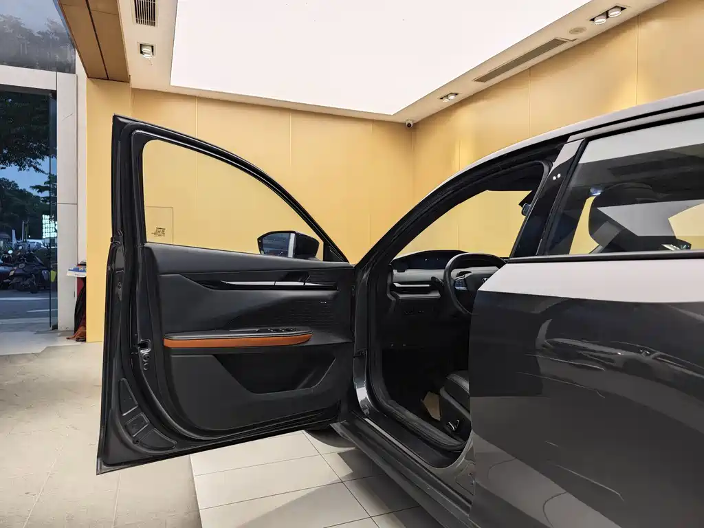 Changan UNI-V 2022 Model 1.5T Smart Navigation Edition
