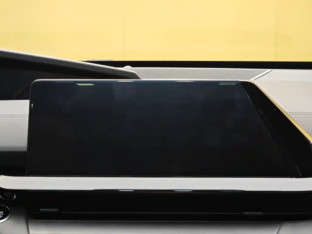 Changan UNI-V 2022 Model 1.5T Smart Navigation Edition