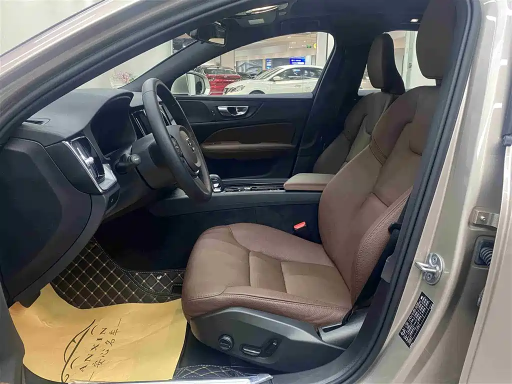 Volvo S60 2025 B4 Intelligent Comfort Luxury Edition
