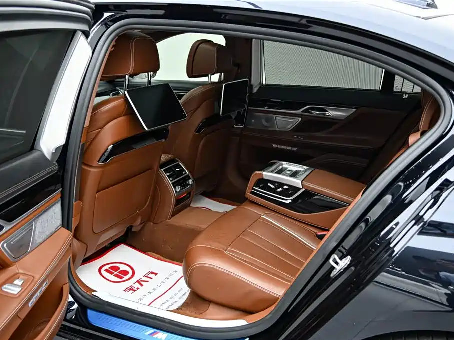 BMW 7 Series 2018 740Li xDrive Luxury Edition M Sport Package