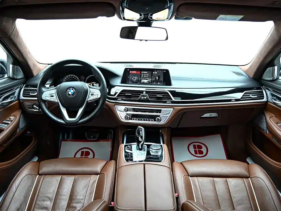 BMW 7 Series 2018 740Li xDrive Luxury Edition M Sport Package
