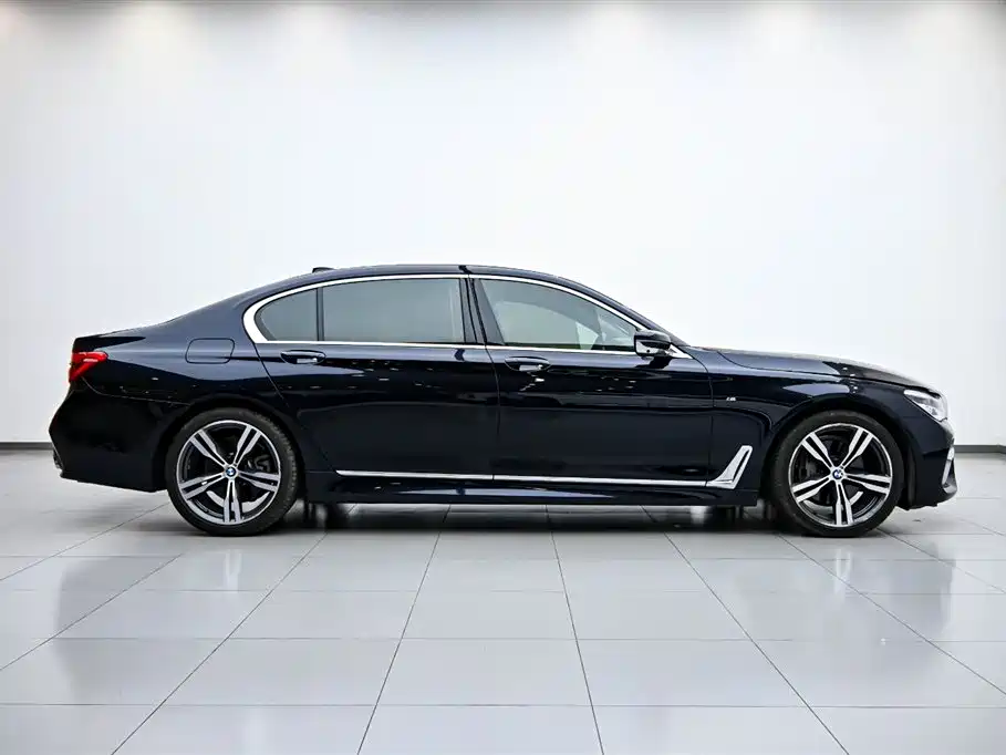 BMW 7 Series 2018 740Li xDrive Luxury Edition M Sport Package