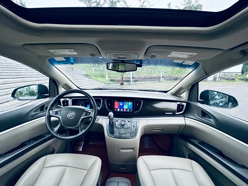 Buick GL8 2013 2.4L CT Luxury Business Comfort Edition