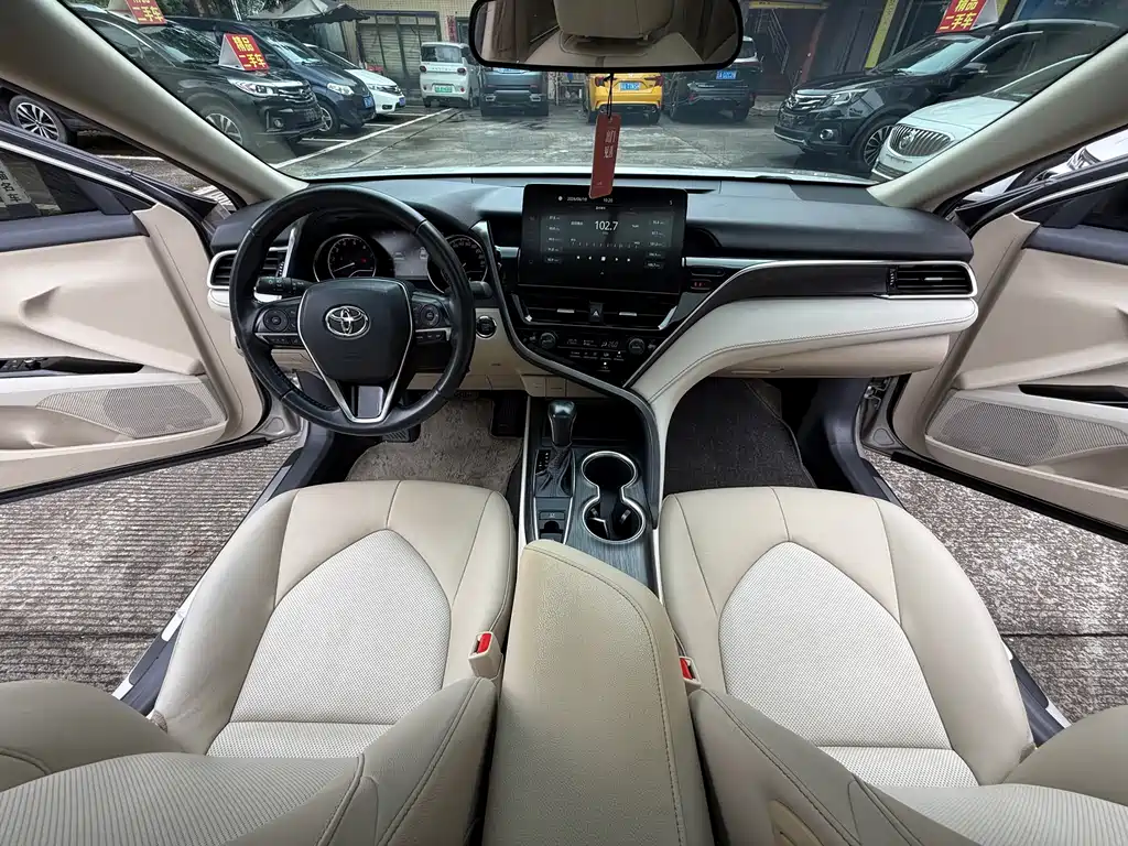 Camry 2021 2.0G Luxury Edition