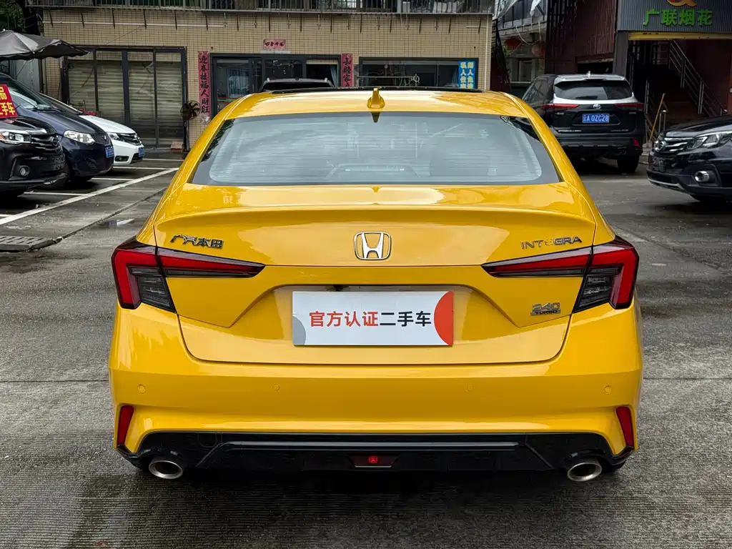 Type R 2022 240TURBO CVT Premium Edition
