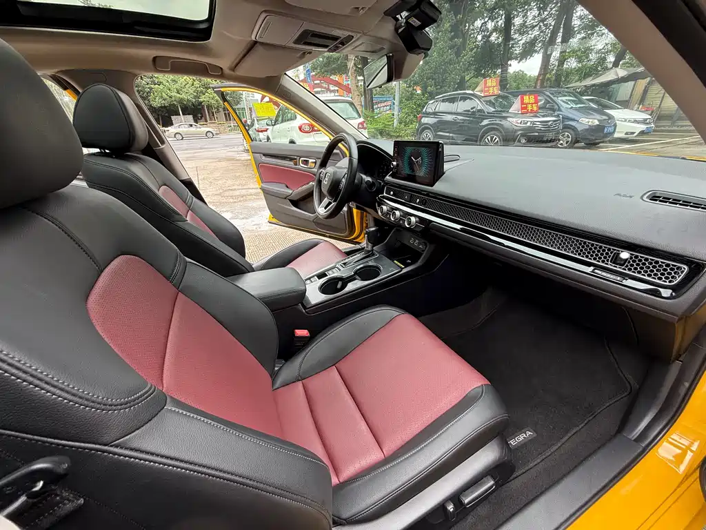 Type R 2022 240TURBO CVT Premium Edition