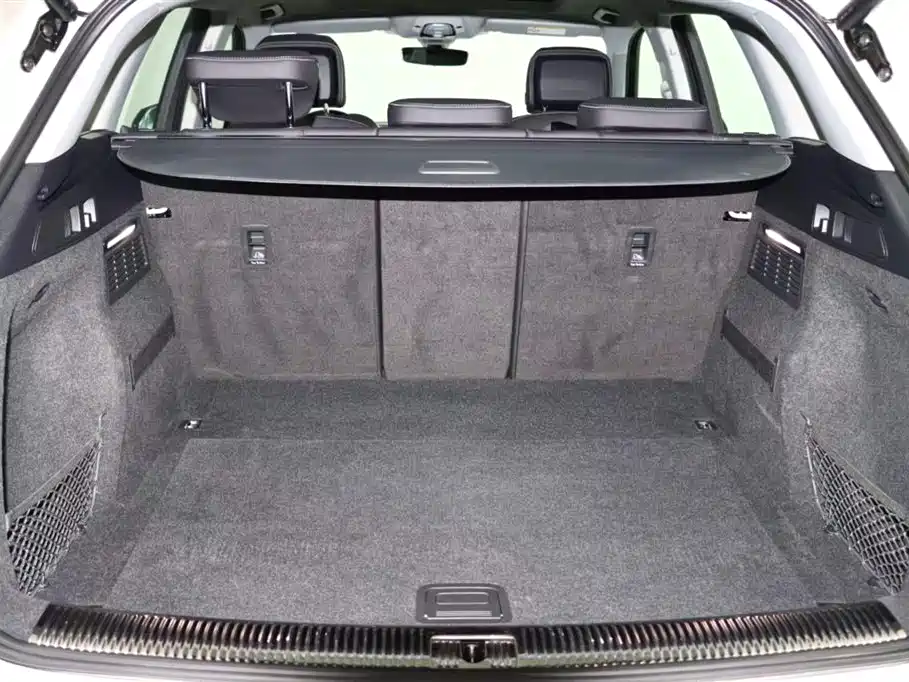 Audi Q5L 2023 40T Premium Dynamic Edition