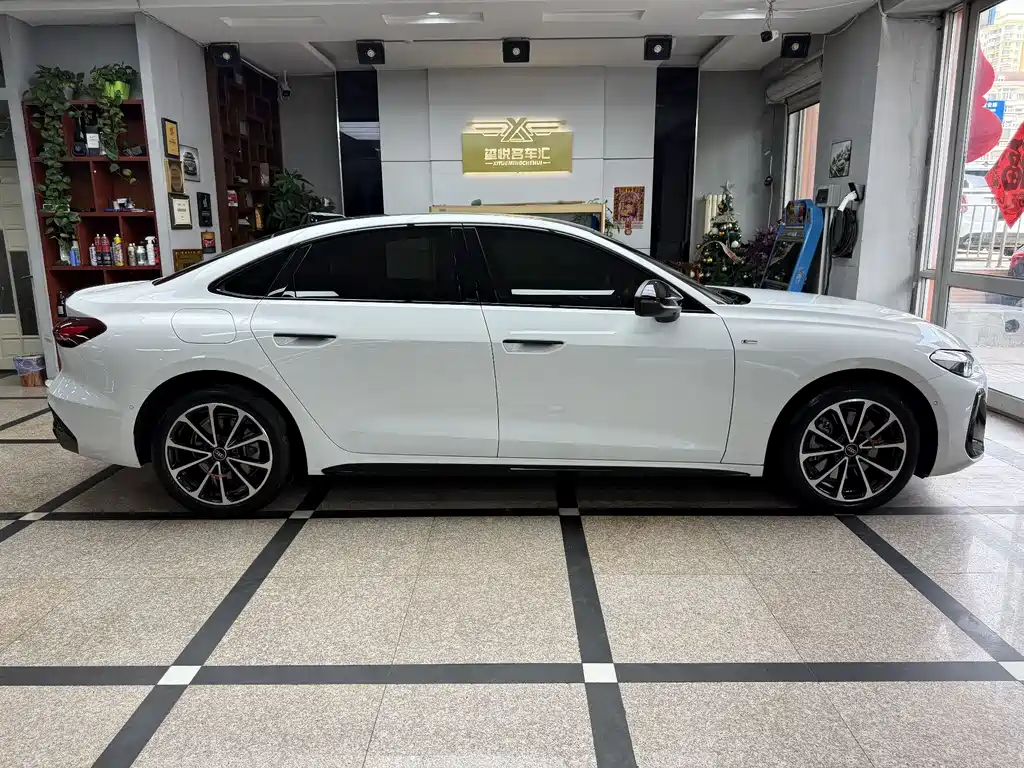 Audi A5 L 2026 model Sport Edition