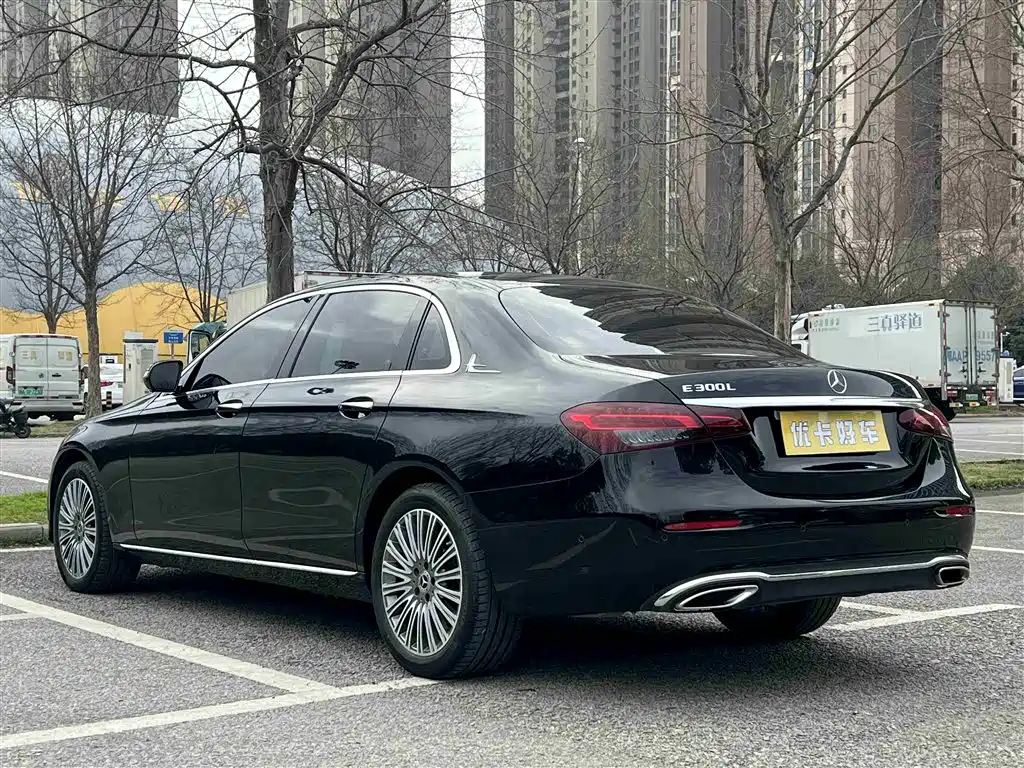 Mercedes-Benz E-Class 2022 E 300 L Fashion Edition