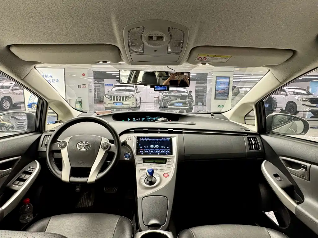 Prius 2012 1.8L Luxury Edition