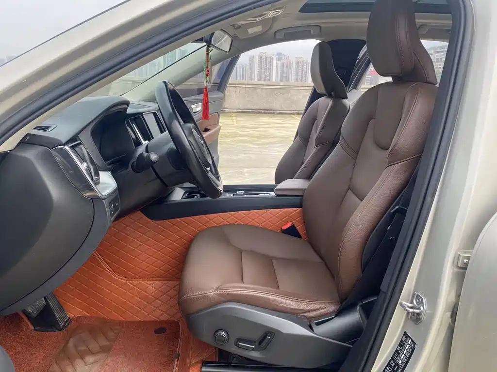 Volvo XC60 2019 T5 AWD Momentum Edition Euro VI