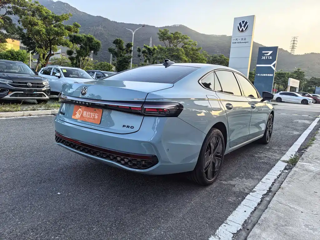 Passat 2025 Pro 380TSI Starry Dragon Honor Edition