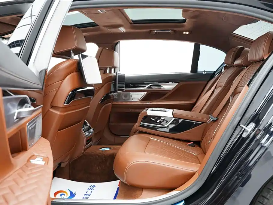 BMW 7 Series 2019 740Li xDrive Executive Luxury Package