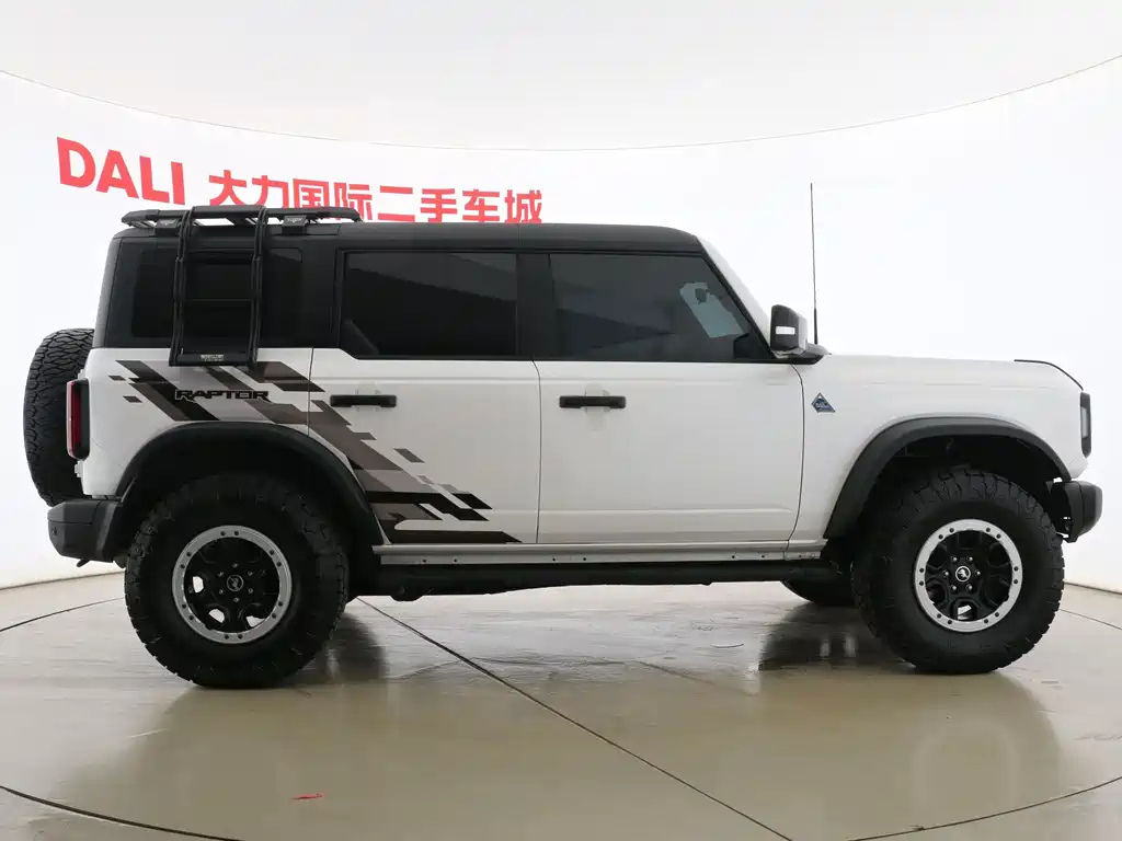 Ford Bronco 2024 2.3T Matte Black Big Foot Off-Road Edition