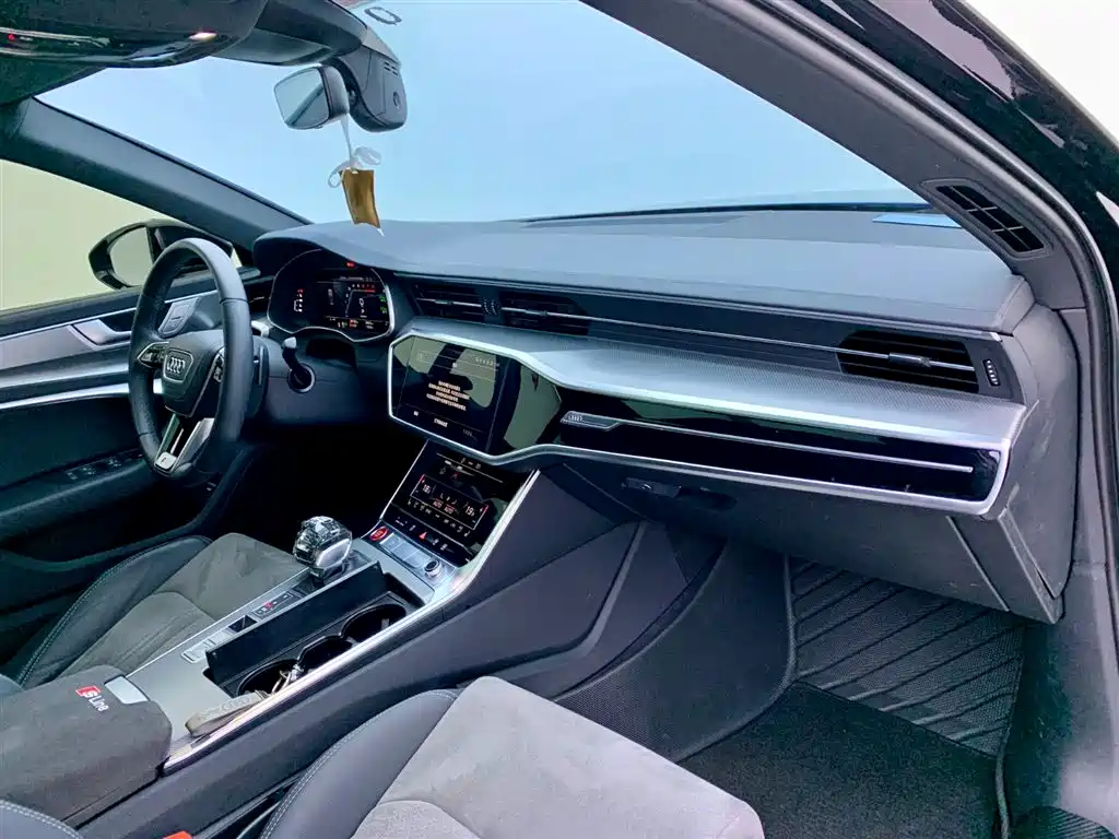 Audi A6L 2024 40 TFSI Luxury Dynamic Edition