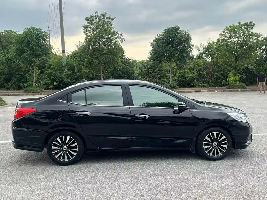 Civic 2015 1.8L Automatic Luxury Edition