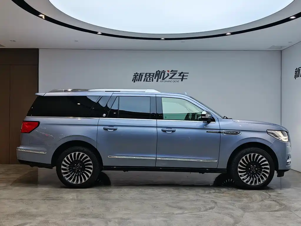 Navigator 2020 3.5T Long Axle Presidential Edition