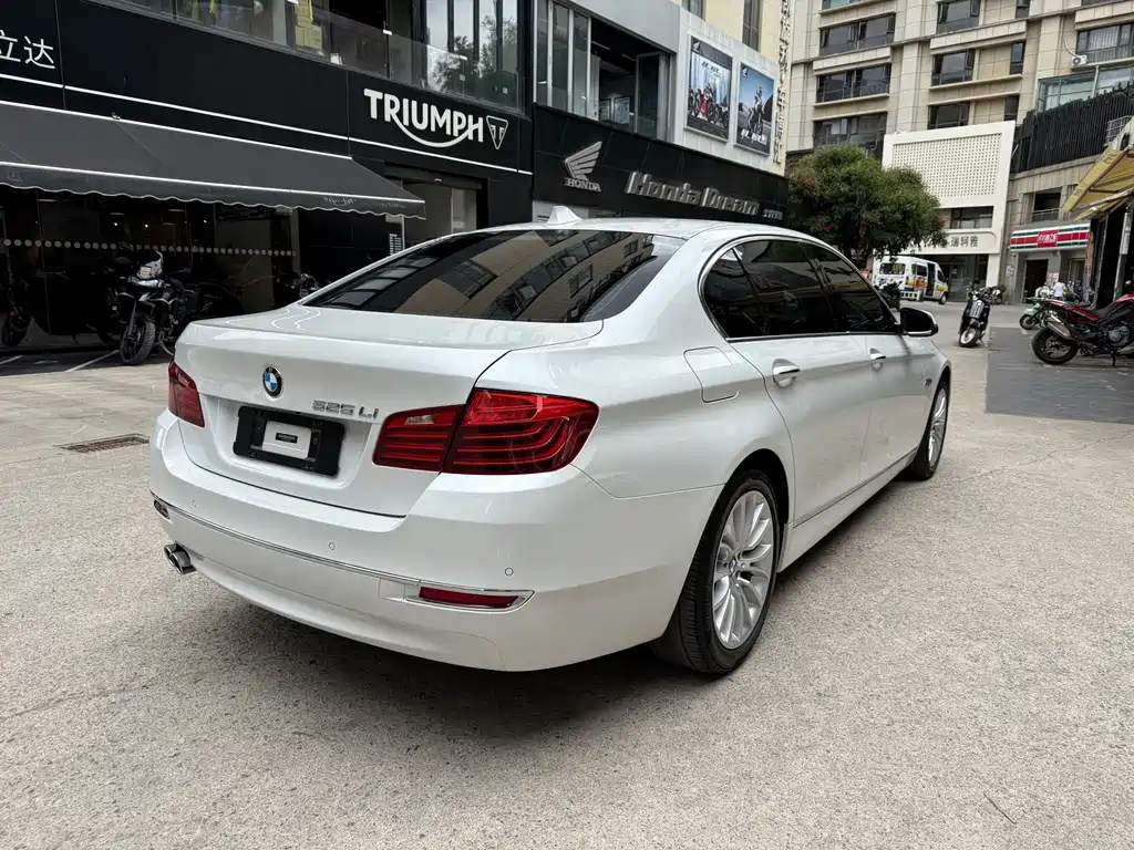 BMW 5 Series 2017 525Li Luxury Design Package