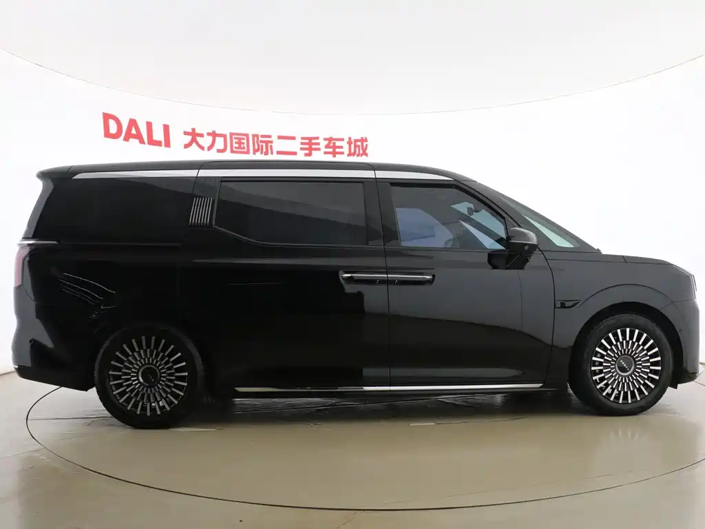 Jizhe 009 2024 Edition Six Executive Edition Four Wheel Drive 108kWh