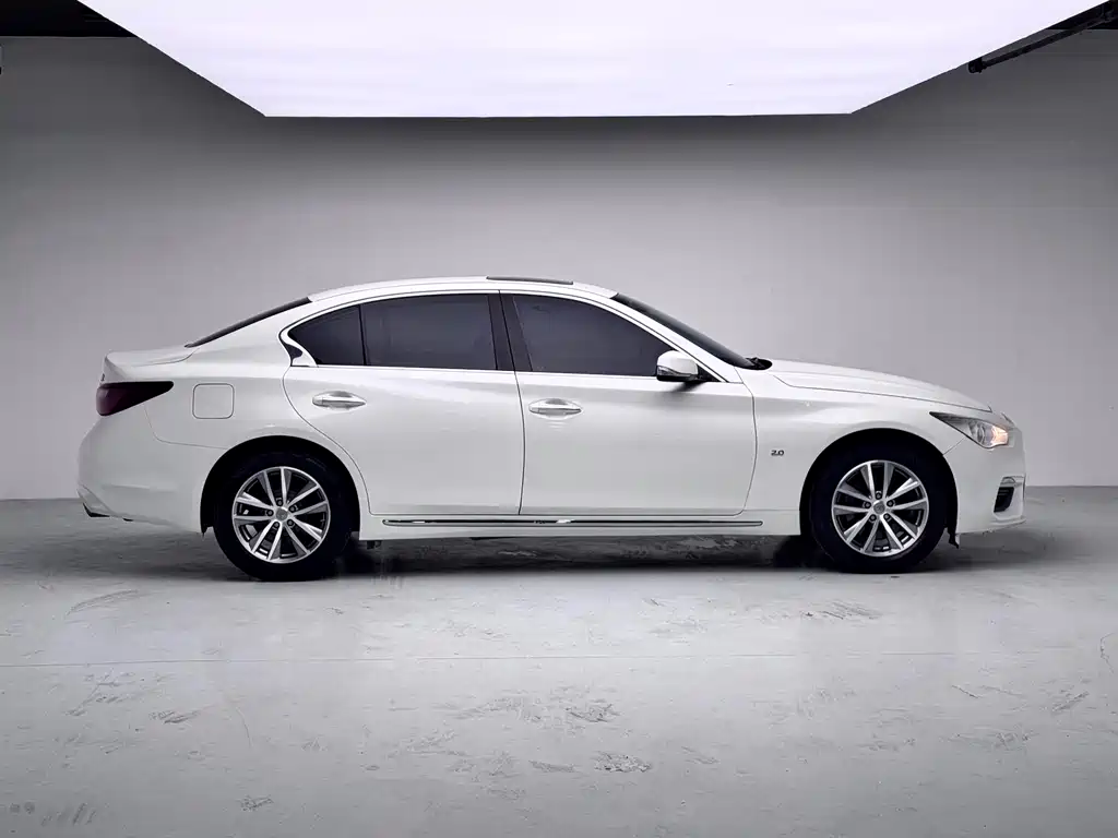 Infiniti Q50L 2018 2.0T Comfort Edition National VI