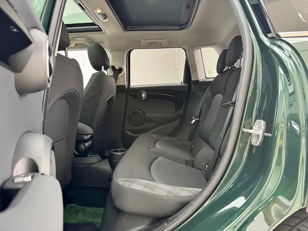 MINI 2018 1.5T Cooper Classic Five-Door Edition
