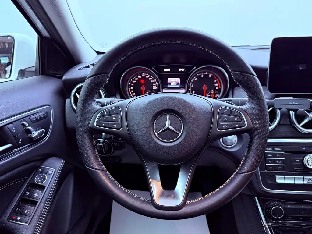 Mercedes-Benz GLA 2018 GLA 200 Sport Line