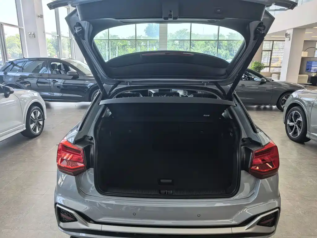 Audi Q2L 2025 35TFSI Progressive Dynamic Edition