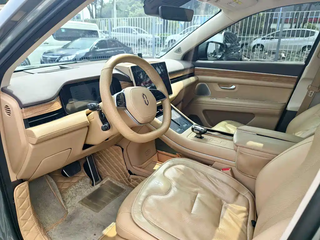 SUV M7 2024 1.5T Rear-wheel Drive Plus Edition 5-seater