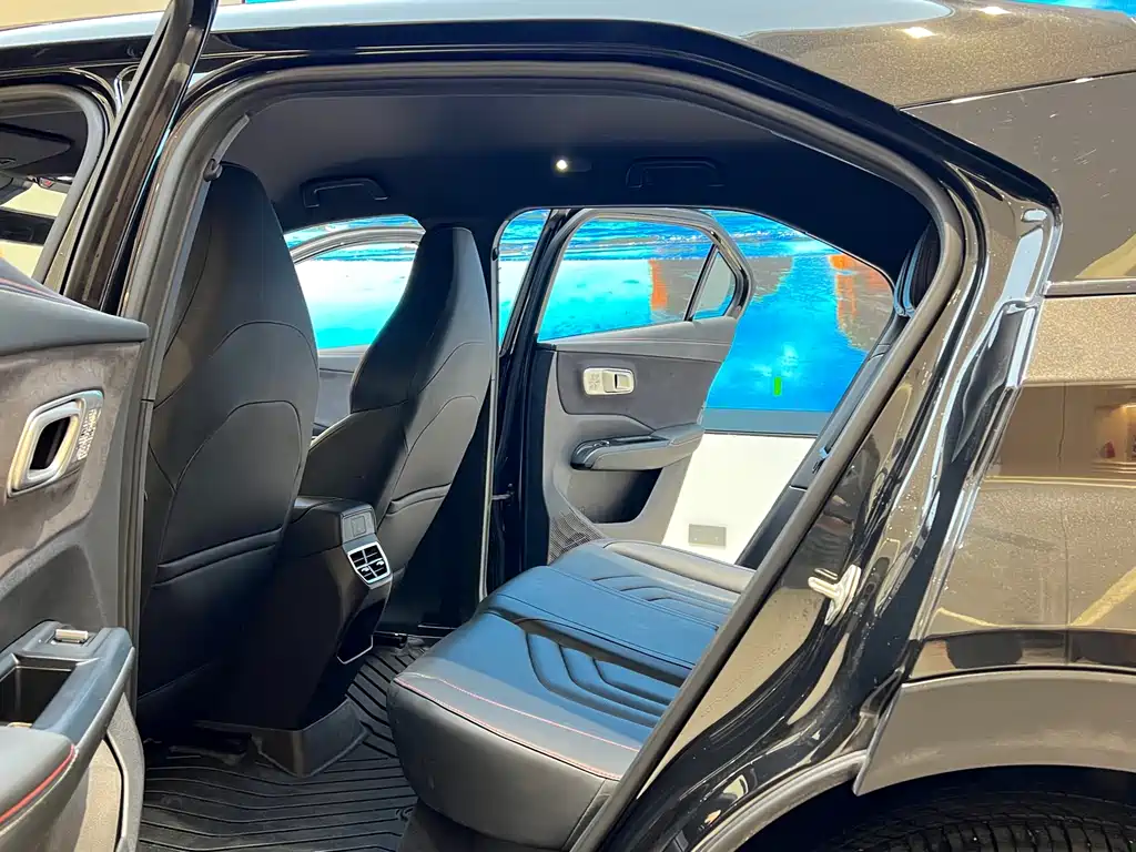 NIO X 2024 Edition 400 Prestige Version