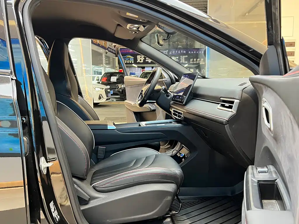 NIO X 2024 Edition 400 Prestige Version