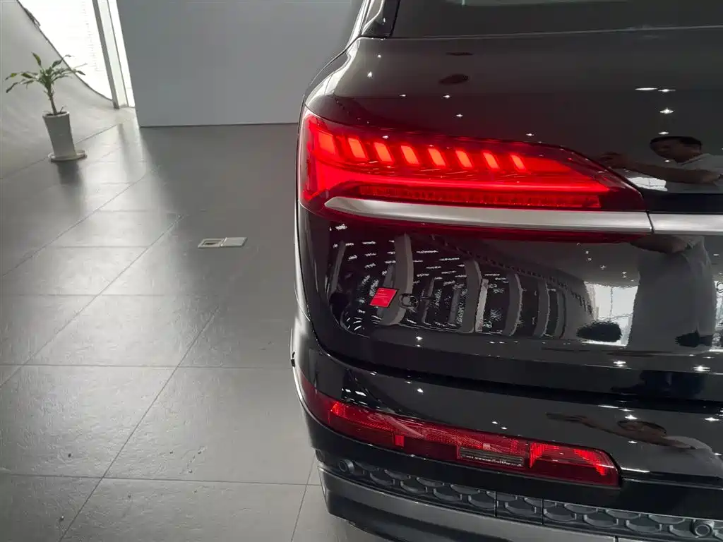 Audi Q7 2025 55 TFSI quattro S line Sport Edition