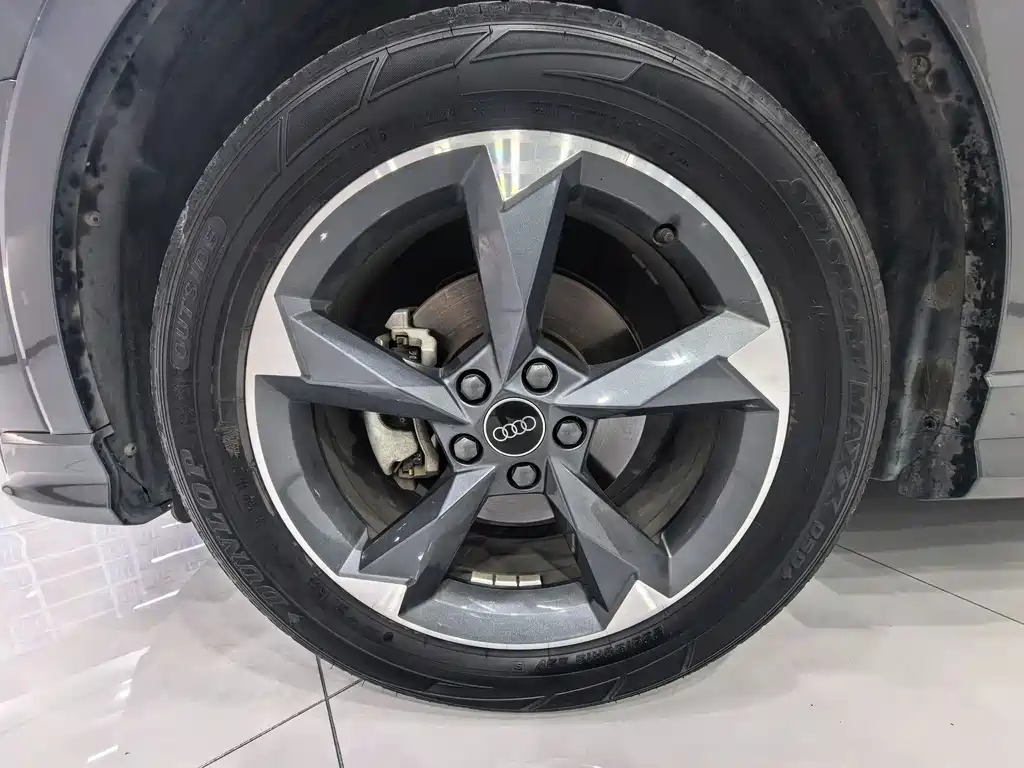 Audi Q3 2023 35 TFSI Sportline (1.4T)