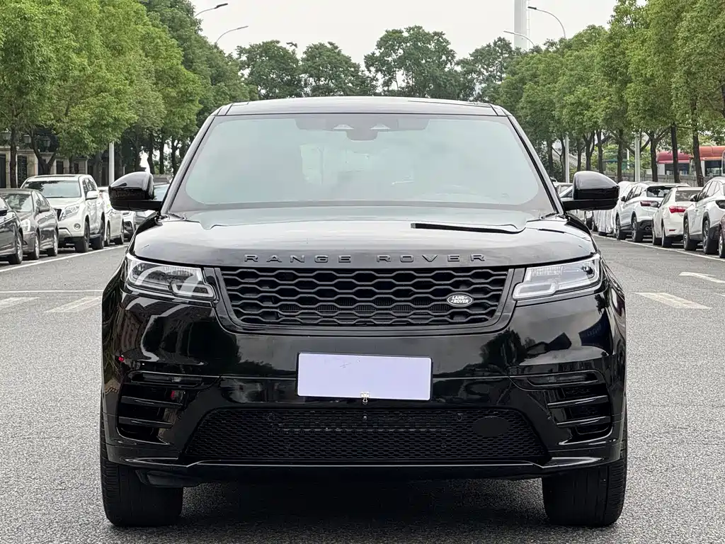 Range Rover Velar 2023 250PS Matte Black Edition