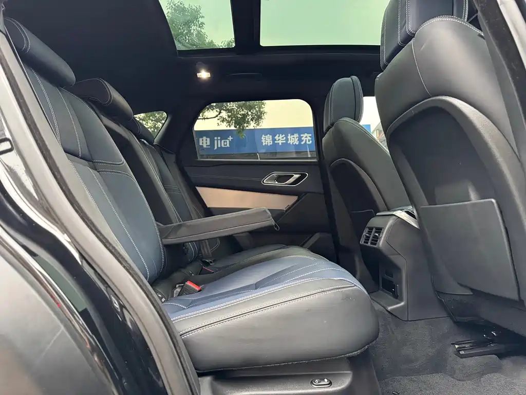 Range Rover Velar 2023 250PS Matte Black Edition