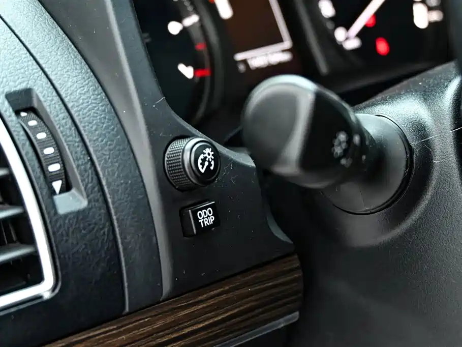 Prado 2019 3.5L Automatic TX-L Prestige Edition Rear Spare Tire