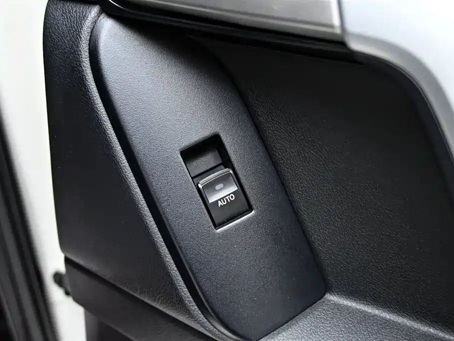Prado 2019 3.5L Automatic TX-L Prestige Edition Rear Spare Tire