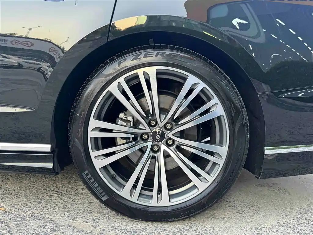 Audi A8 2025 model A8L 45 TFSI quattro Luxury Edition