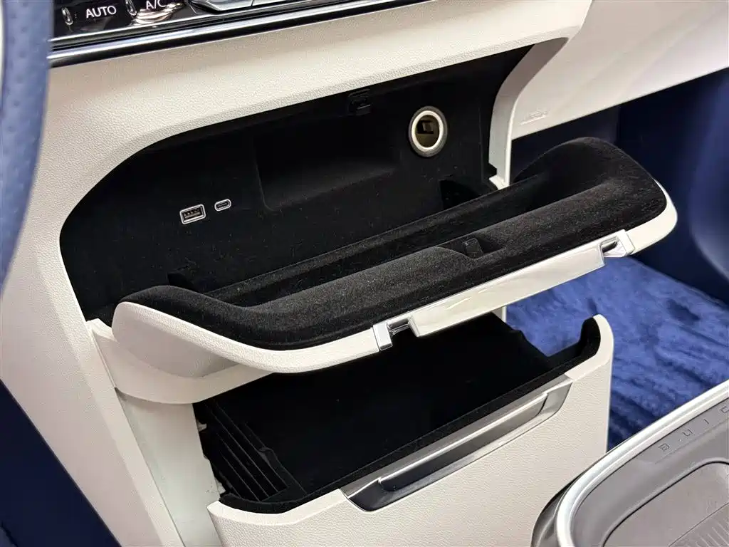 2025 Century 2.0T 7-seat Yunshe Edition
