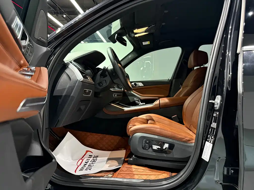 BMW X7 2020 xDrive40i Luxury Package