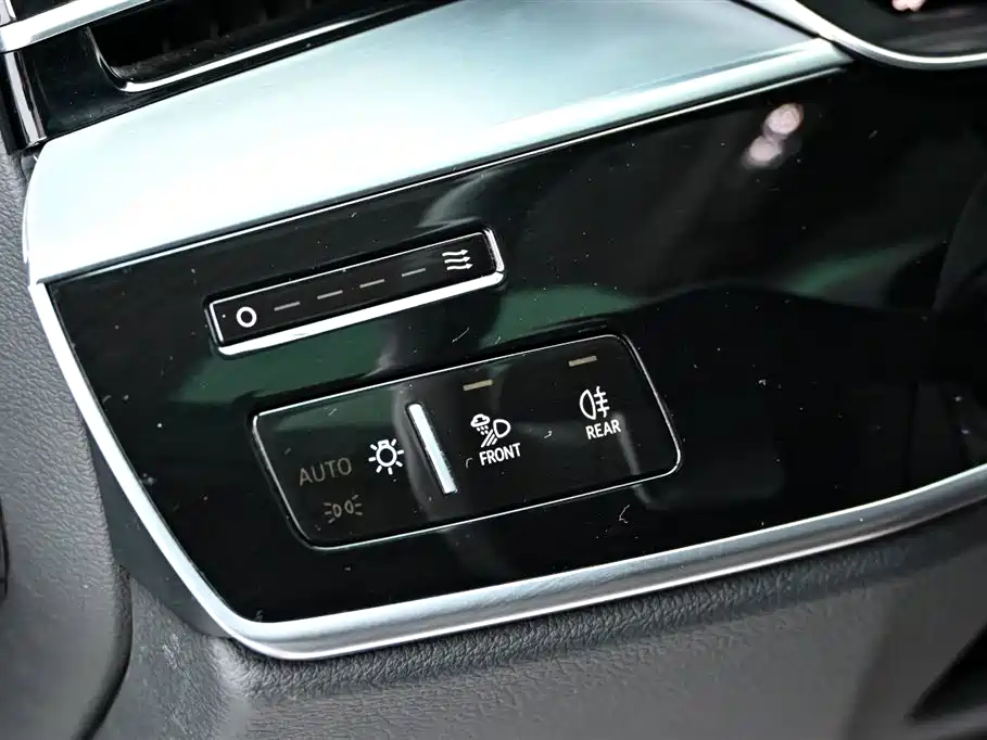 Audi A8 New Energy 2022 Model A8L 60 TFSIe quattro Collector's Edition