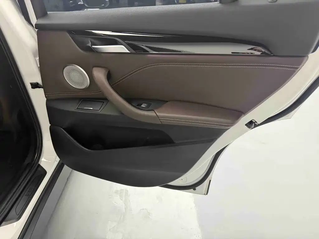 BMW X1 2022 sDrive25Li Leading Edition
