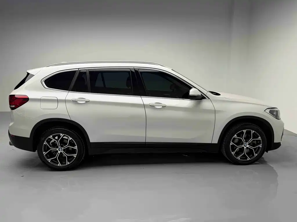 BMW X1 2022 sDrive25Li Leading Edition