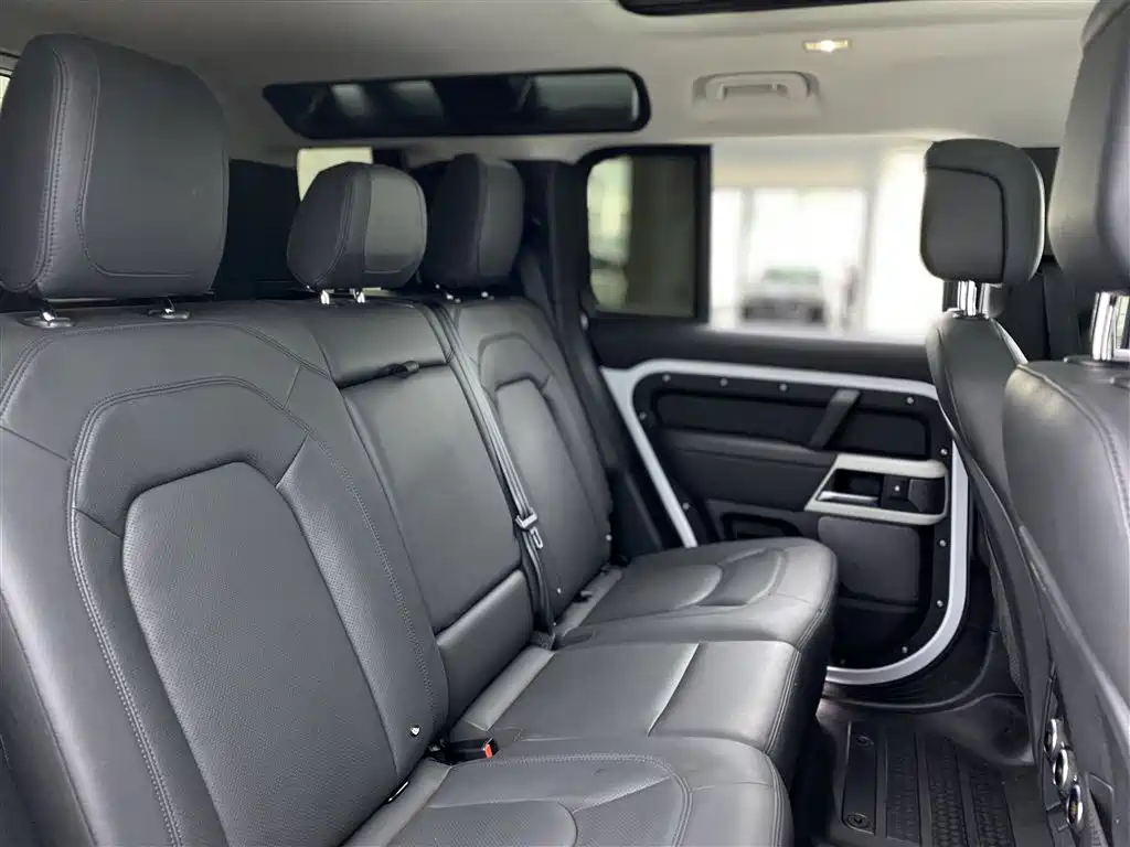 Land Rover Defender 2023 Edition 110 3.0T P400 Dark Special Edition