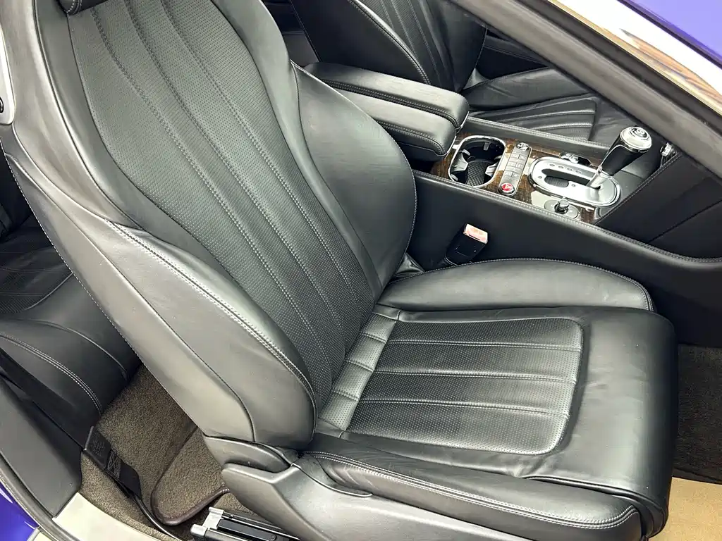 Audi A8 2015 model 4.0T GT V8 standard edition