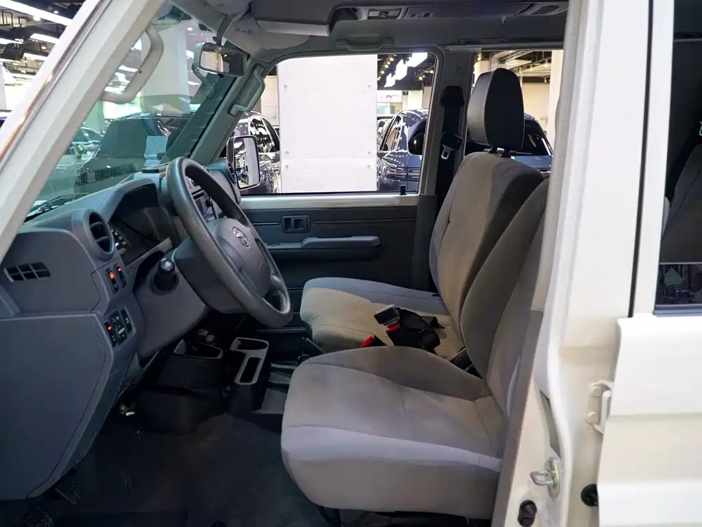 Land Cruiser Prado (Import) 2019 Model 4.0L Manual