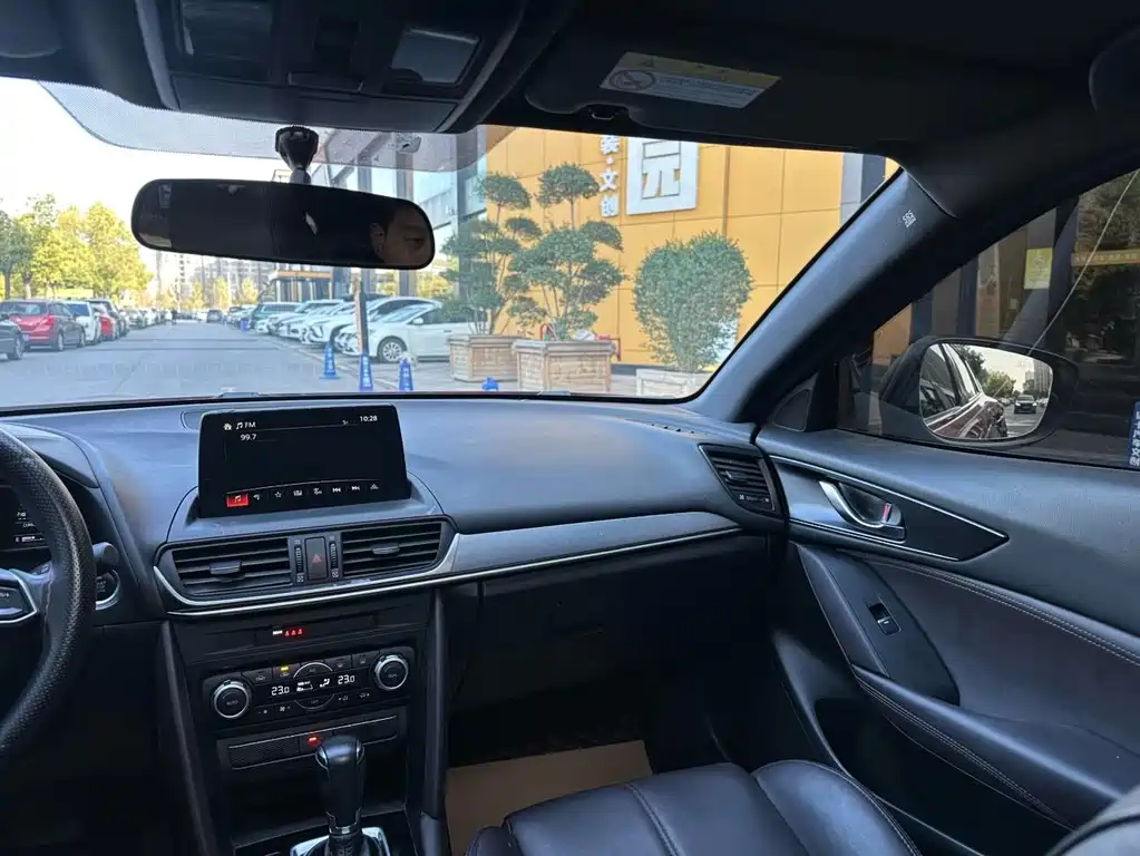 Mazda CX-4 2020 2.0L Automatic Two-wheel Drive Skyactiv-i Version